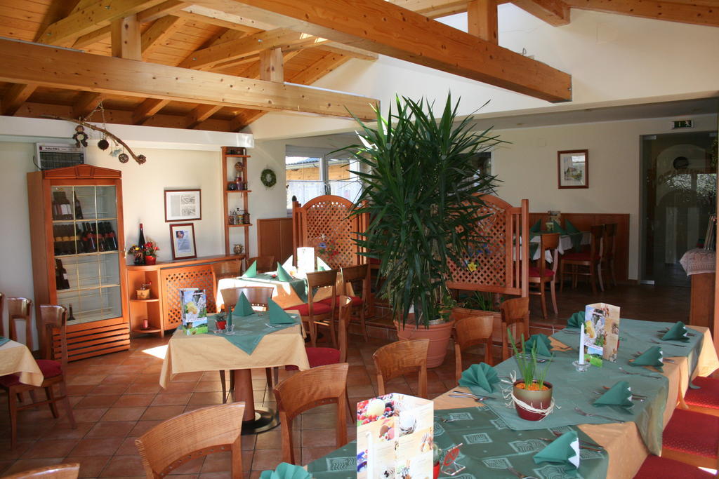 Gasthof Zum Kramer Gurk Exteriör bild